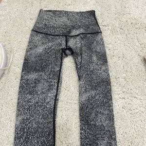 lulu lemon marble leggings 🖤🤍